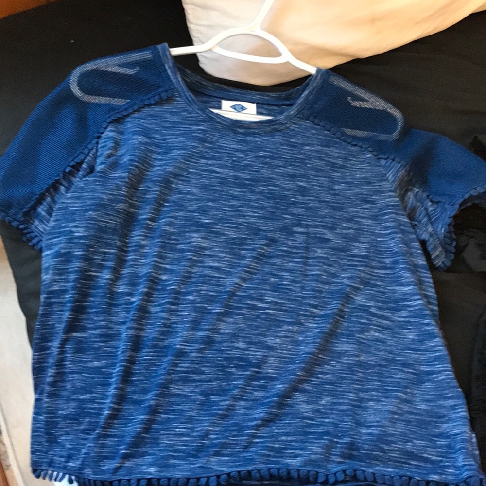 blue shirt